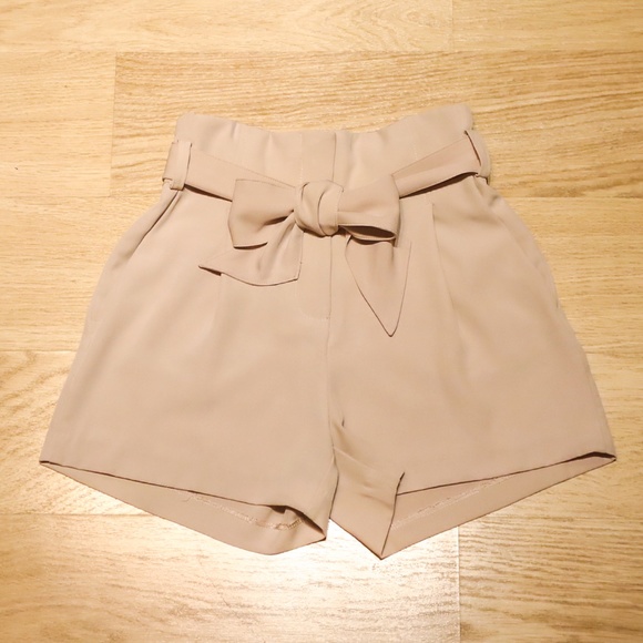 Sash-Tie Front High Waisted Shorts - Cream, XS - Picture 4 of 5